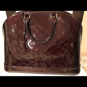 Authentic Louis Vuitton Alma MM Vernis in Amarante